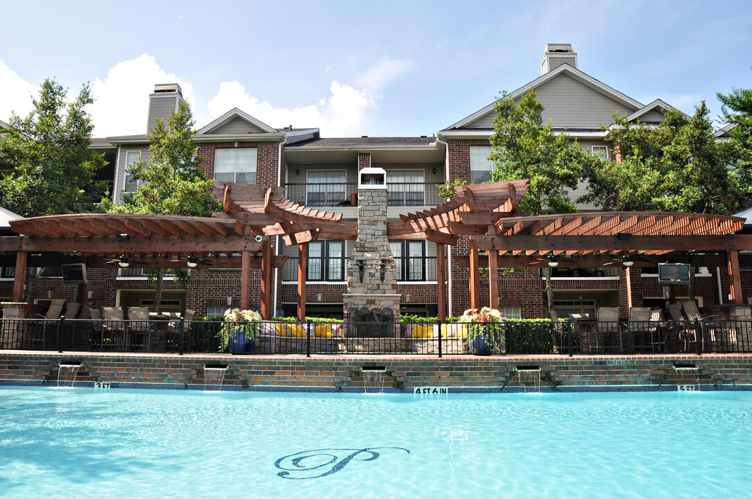 The Grand on Memorial in Houston, TX - Building Photo