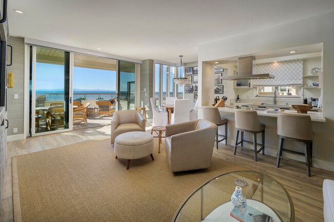 1355 Plaza Pacifica in Santa Barbara, CA - Building Photo - Building Photo