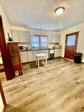 W180-W188 Pioneer Dr in Muskego, WI - Building Photo - Building Photo