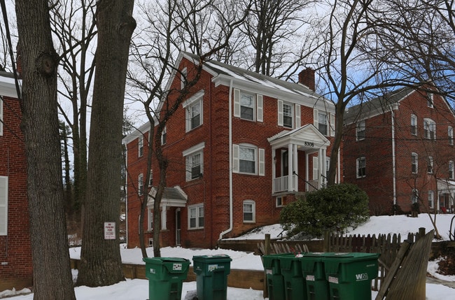 8308 Garland Ave in Takoma Park, MD - Foto de edificio - Building Photo