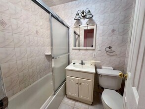 36 Eldert Ln in Brooklyn, NY - Building Photo - Building Photo