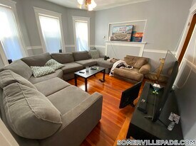 121 Lowell St in Somerville, MA - Building Photo