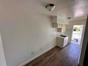 6415 NW 6th Ave-Unit -11 in Miami, FL - Building Photo - Building Photo