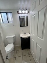 530 K St-Unit -530 K St - Apt. B in Bakersfield, CA - Foto de edificio - Building Photo