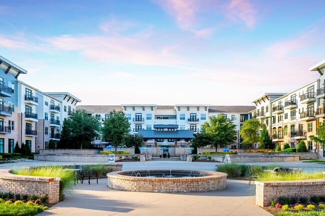Bradford Cary in Cary, NC - Foto de edificio - Building Photo