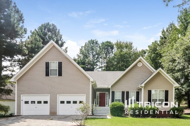 property at 23 Elmwood Pl NE