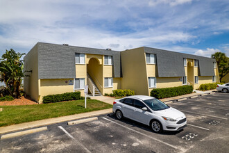 Sailpoint Bay Apartments in Daytona Beach, FL - Building Photo - Building Photo