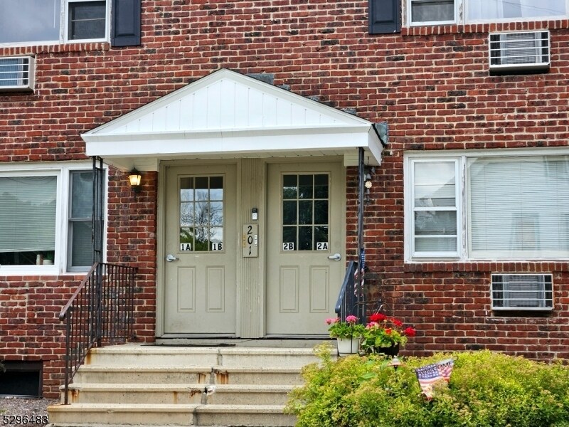 201 Vail St, Unit 2B in Hackettstown, NJ - Building Photo