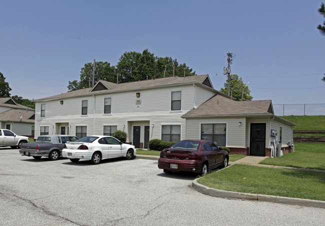 Wesley Forest in Memphis, TN - Foto de edificio - Building Photo