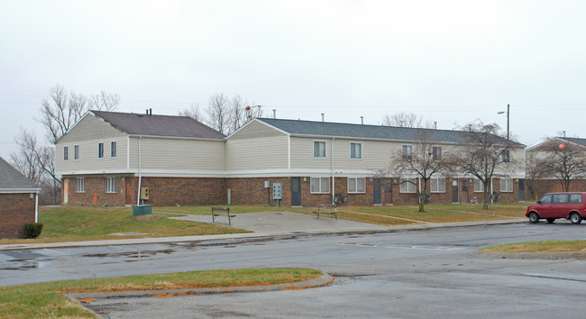 Mount Crest Court in Dayton, OH - Building Photo - Building Photo