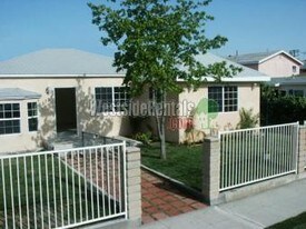 5736 Willowcrest Ave, Unit 5736 N. WILLOW CREST in Valley Village, CA - Building Photo