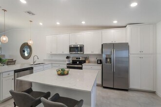 5721 Palmer Cir in Bradenton, FL - Building Photo - Building Photo