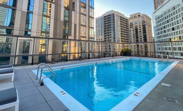 53 E Chestnut St in Chicago, IL - Building Photo - Building Photo