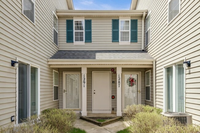 1291 Orleans Dr in Mundelein, IL - Building Photo - Building Photo