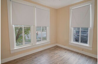 111 S Olive St in San Antonio, TX - Building Photo - Building Photo