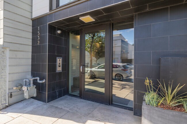 1532 Howard St in San Francisco, CA - Building Photo - Building Photo