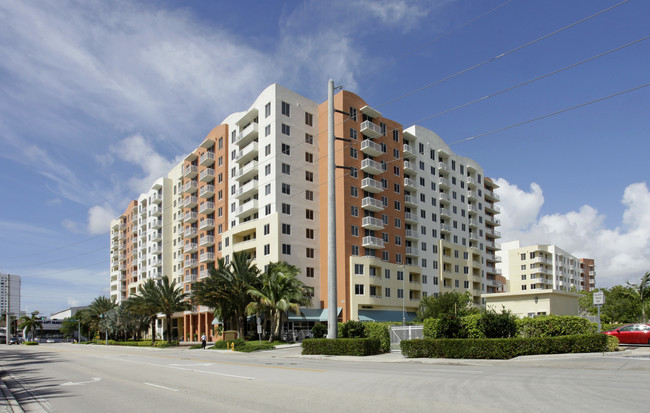 Venture in Aventura, FL - Foto de edificio - Building Photo
