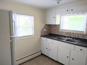 261 S Riverside Rd in Highland, NY - Building Photo - Building Photo
