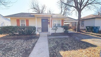 316 Benton Rd in Edmond, OK - Building Photo