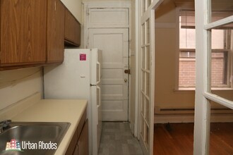 725 W Barry Ave, Unit M032 in Chicago, IL - Building Photo - Building Photo