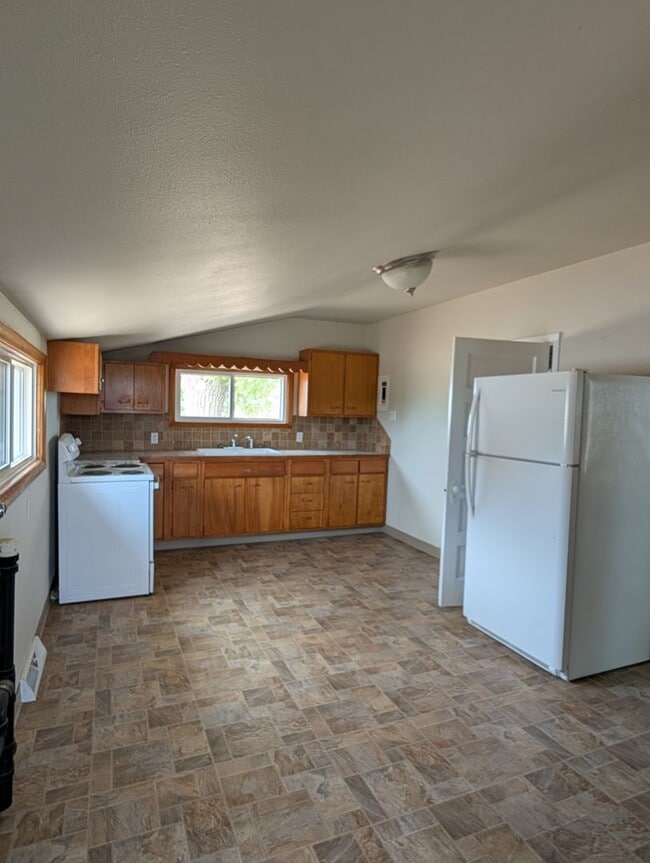 1604 County Rd O in Wiggins, CO - Building Photo - Building Photo