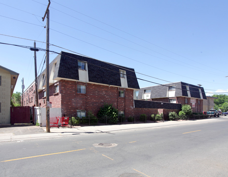 Christiana Apartments in Denver, CO - Building Photo