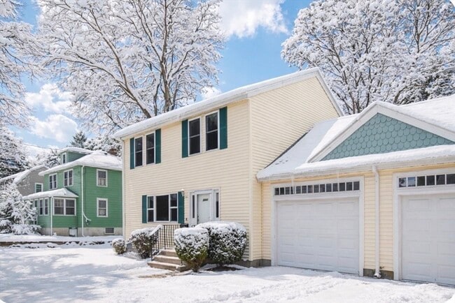 1083 Main St in Walpole, MA - Building Photo - Building Photo