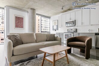 215 W Lake St, Unit FL17-ID1330 in Chicago, IL - Building Photo - Building Photo