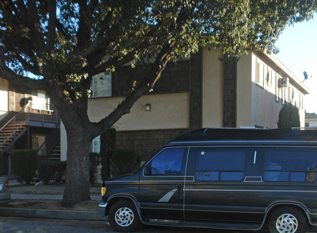 138-144 N Grandview Ave in Covina, CA - Foto de edificio - Building Photo