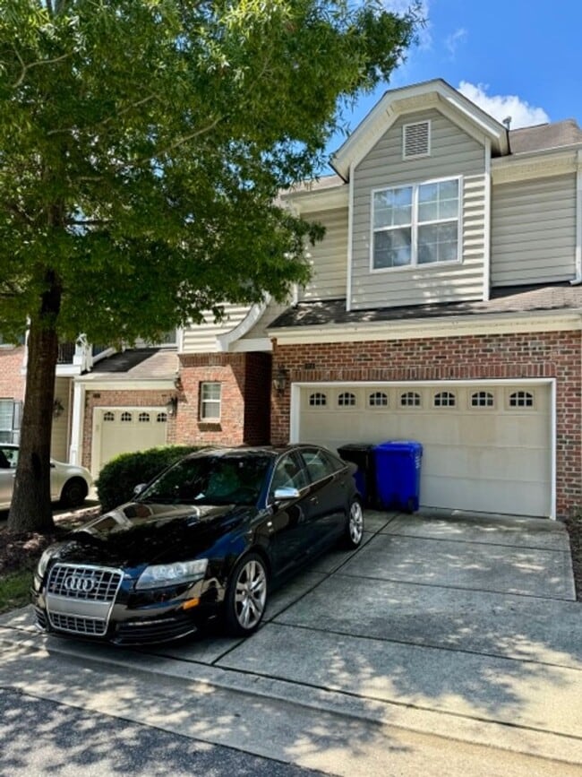 213 Chateau Pl in Chapel Hill, NC - Building Photo - Building Photo