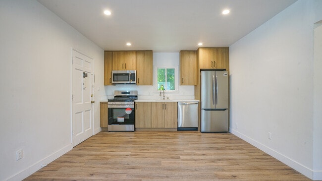 6112 Saturn St in Los Angeles, CA - Building Photo - Building Photo