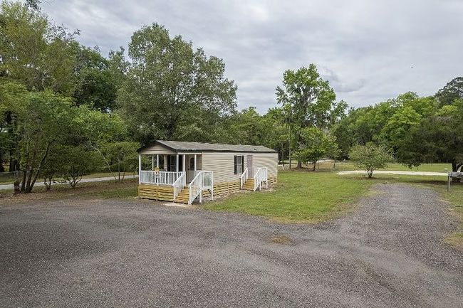 property at 1 Briarfield Ct