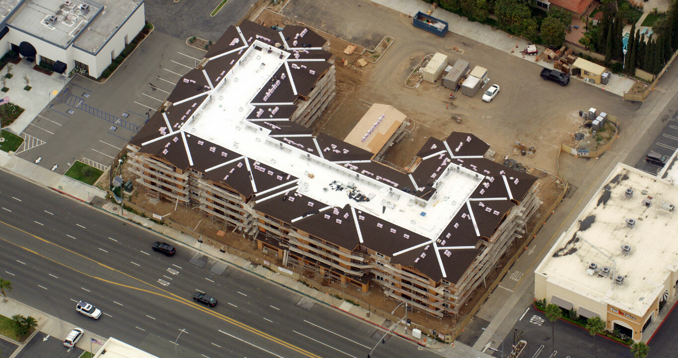 Katella Terrace in Orange, CA - Building Photo