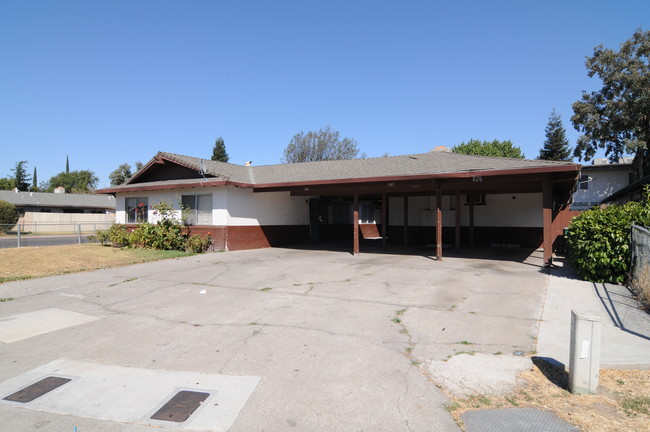 826 Astor St in Stockton, CA - Building Photo - Building Photo