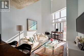 255 Richmond St E in Toronto, ON - Building Photo - Building Photo