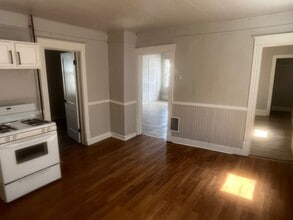 2445 S 5th Pl-Unit -2445A S 5th Pl in Milwaukee, WI - Building Photo - Building Photo