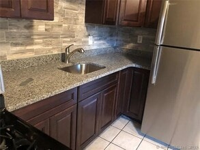 63 Seyms St in Hartford, CT - Building Photo - Building Photo