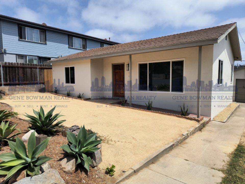 5635 Mildred St in San Diego, CA - Building Photo