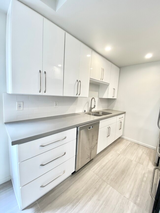 517 Pier Ave, Unit #2