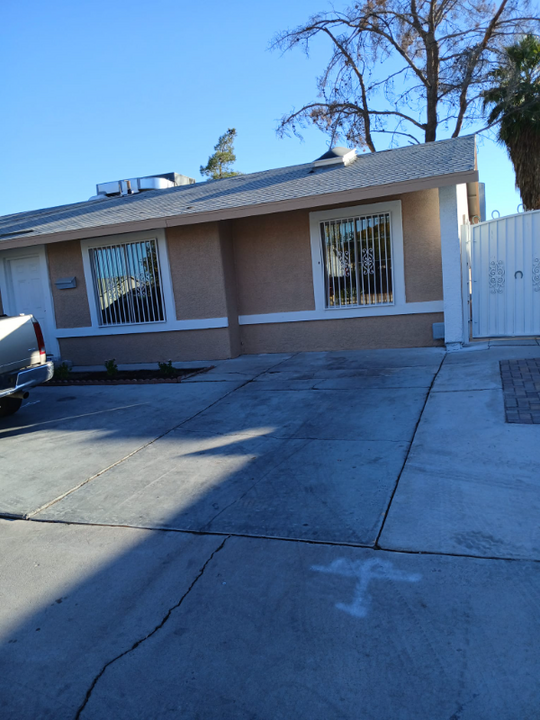 2912 E Demetrius Ave in Las Vegas, NV - Building Photo