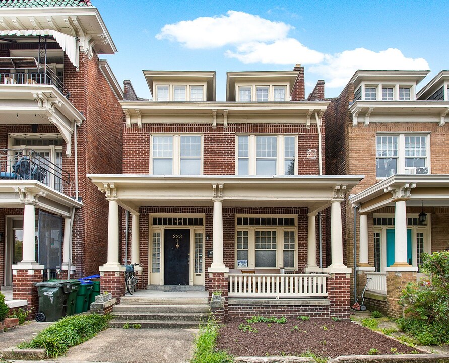 223 N Arthur Ashe Blvd in Richmond, VA - Building Photo