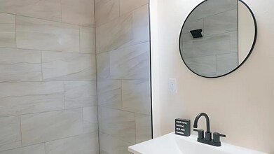 172 Pixley Ave in San Andreas, CA - Foto de edificio - Building Photo