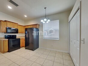 10334 Avelar Ridge Dr in Riverview, FL - Building Photo - Building Photo