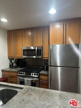 1230 N Sweetzer Ave in West Hollywood, CA - Building Photo - Building Photo