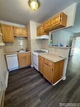 9 Dudley St, Unit C in Arlington, MA - Foto de edificio - Building Photo