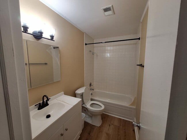 2821 Tully Square in Winston-Salem, NC - Building Photo - Building Photo