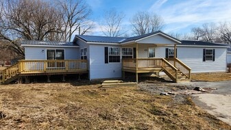 433 N Crotty Ln in Seneca, IL - Building Photo