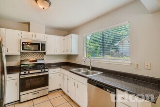 9980 Lake Forest Way in Roswell, GA - Building Photo - Building Photo