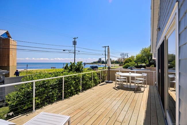 232 Hillspoint Rd in Westport, CT - Building Photo - Building Photo