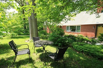 635 W Nittany Ave in State College, PA - Foto de edificio - Building Photo